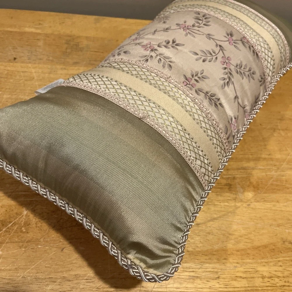 Vintage Croscill Cotswold Pillow‎ Lumbar Pink FCream Floral 20x11